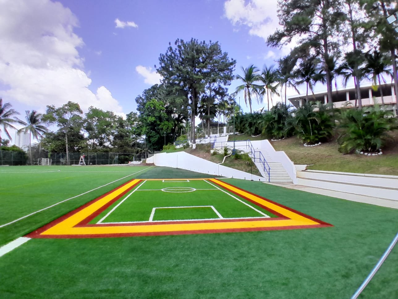 Cancha de fútbol grama sintética
